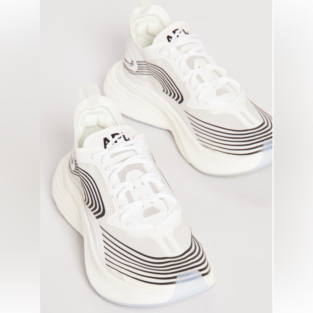 Women’s APL Streamline Running Shoe